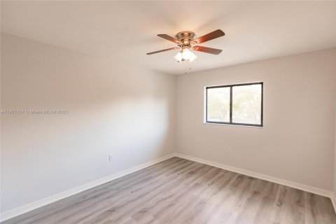 Купить кондоминиум в Форт Майерс, Флорида 2 спальни, № 1975243 - фото 13