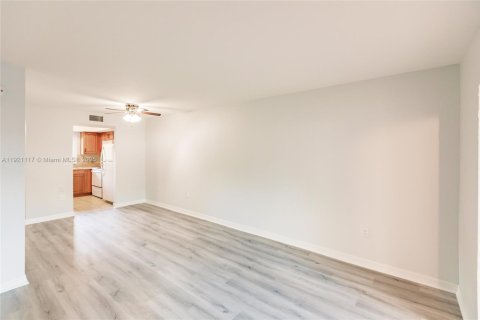 Купить кондоминиум в Форт Майерс, Флорида 2 спальни, № 1975243 - фото 12