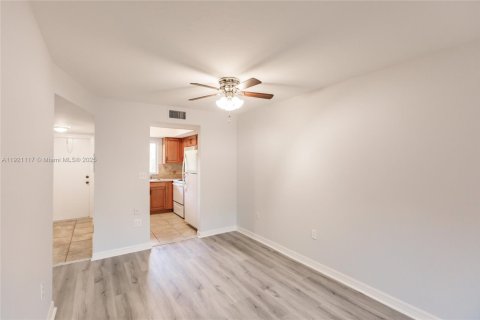 Купить кондоминиум в Форт Майерс, Флорида 2 спальни, № 1975243 - фото 9