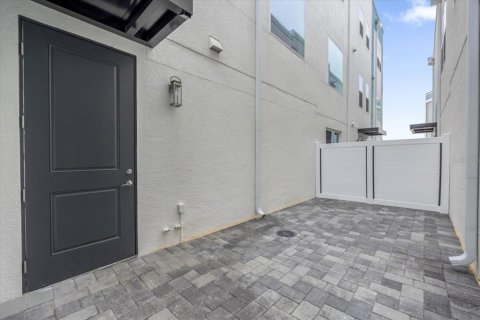 Townhouse in Oviedo, Florida 3 bedrooms, 187.66 sq.m. № 2115273 - photo 20