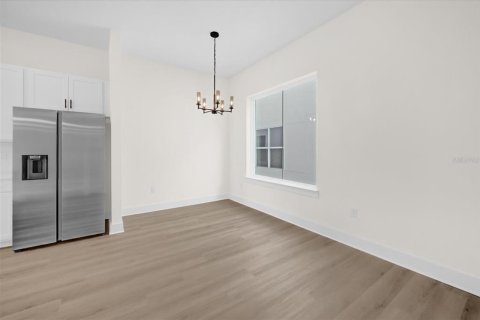Townhouse in Oviedo, Florida 3 bedrooms, 187.66 sq.m. № 2115273 - photo 6