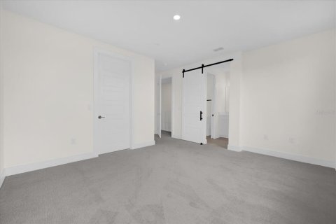 Townhouse in Oviedo, Florida 3 bedrooms, 187.66 sq.m. № 2115273 - photo 13
