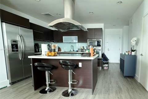 Condo in North Bay Village, Florida, 2 bedrooms  № 1848342 - photo 23