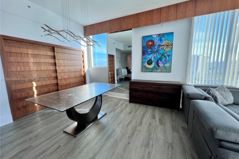 Condo in North Bay Village, Florida, 2 bedrooms  № 1848342 - photo 11