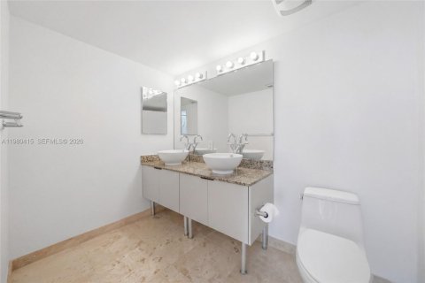 Condo in Miami, Florida, 1 bedroom  № 2052977 - photo 23