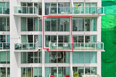 Condo in Miami, Florida, 1 bedroom  № 2052977 - photo 4