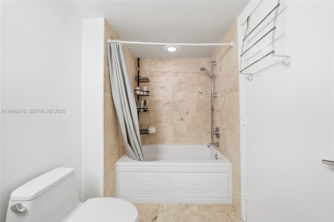 Condo in Miami, Florida, 1 bedroom  № 2052977 - photo 24