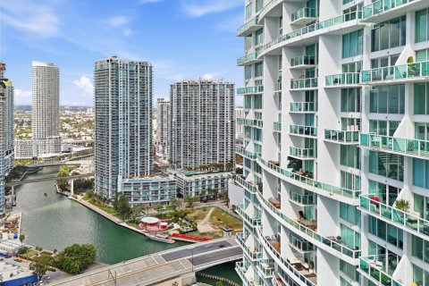 Condo in Miami, Florida, 1 bedroom  № 2052977 - photo 27