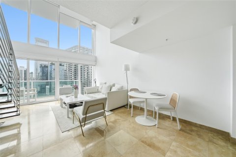 Condo in Miami, Florida, 1 bedroom  № 2052977 - photo 10