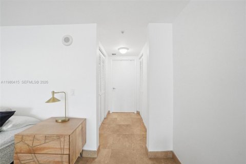 Condo in Miami, Florida, 1 bedroom  № 2052977 - photo 20