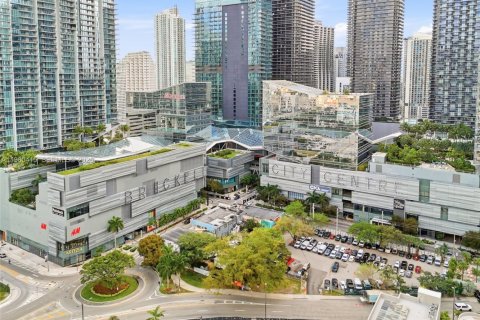 Condo in Miami, Florida, 1 bedroom  № 2052977 - photo 30