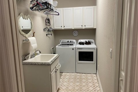 House in LAKEWOOD NATIONAL in Bradenton, Florida 4 bedrooms, 208.84 sq.m. № 214152 - photo 17