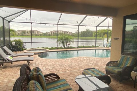 House in LAKEWOOD NATIONAL in Bradenton, Florida 4 bedrooms, 208.84 sq.m. № 214152 - photo 9