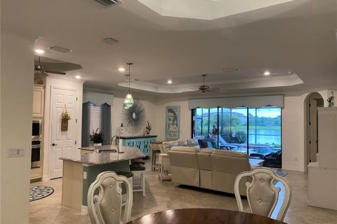 House in LAKEWOOD NATIONAL in Bradenton, Florida 4 bedrooms, 208.84 sq.m. № 214152 - photo 13