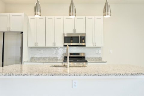 Adosado en alquiler en Kissimmee, Florida, 5 dormitorios, 197.14 m2 № 1553459 - foto 8