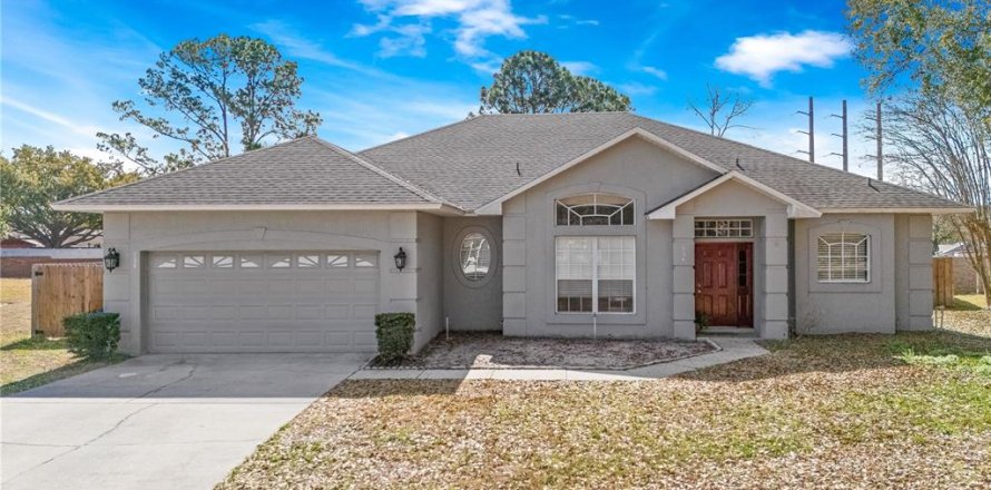 House in Lake Mary, Florida 4 bedrooms, 211.72 sq.m. № 2121144