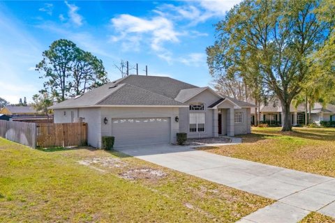 House in Lake Mary, Florida 4 bedrooms, 211.72 sq.m. № 2121144 - photo 2