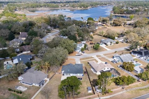 House in Lake Mary, Florida 4 bedrooms, 211.72 sq.m. № 2121144 - photo 9