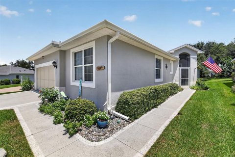 House in Leesburg, Florida 3 bedrooms, 186.55 sq.m. № 2294953