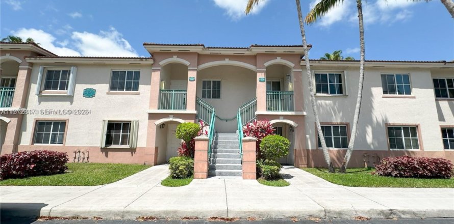 Condominio en Homestead, Florida, 2 dormitorios  № 2032983