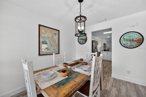 House in Palm Harbor, Florida 3 bedrooms, 189.71 sq.m. № 1909186 - photo 10