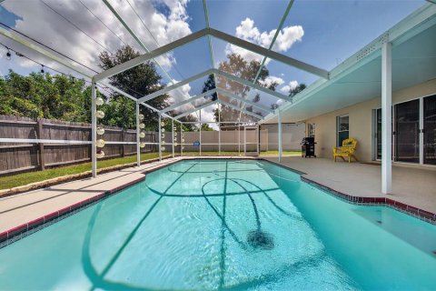 House in Palm Harbor, Florida 3 bedrooms, 189.71 sq.m. № 1909186 - photo 2