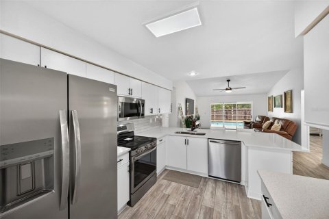 House in Palm Harbor, Florida 3 bedrooms, 189.71 sq.m. № 1909186 - photo 19