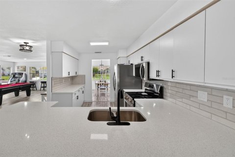 House in Palm Harbor, Florida 3 bedrooms, 189.71 sq.m. № 1909186 - photo 22