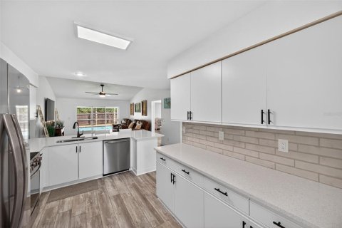 House in Palm Harbor, Florida 3 bedrooms, 189.71 sq.m. № 1909186 - photo 17