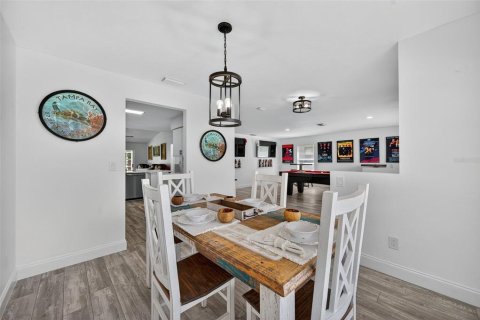 House in Palm Harbor, Florida 3 bedrooms, 189.71 sq.m. № 1909186 - photo 12