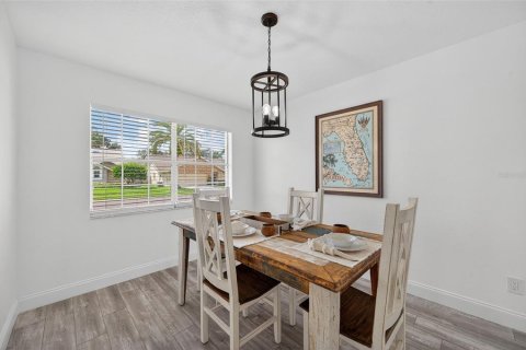 House in Palm Harbor, Florida 3 bedrooms, 189.71 sq.m. № 1909186 - photo 11