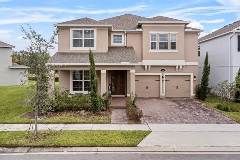 House in DeBary, Florida 5 bedrooms, 342.72 sq.m. № 1542905 - photo 1
