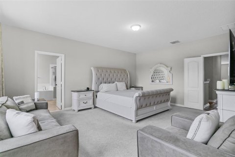 House in DeBary, Florida 5 bedrooms, 342.72 sq.m. № 1542905 - photo 28