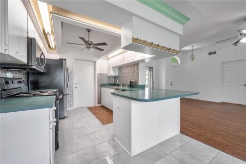 Casa en venta en Lakeland, Florida, 3 dormitorios, 115.29 m2 № 1848731 - foto 13