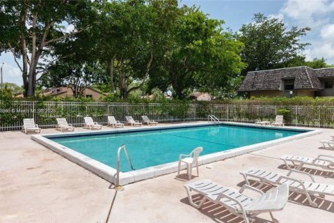 Copropriété à louer à Sunrise, Floride: 3 chambres, 111.02 m2 № 1800719 - photo 17
