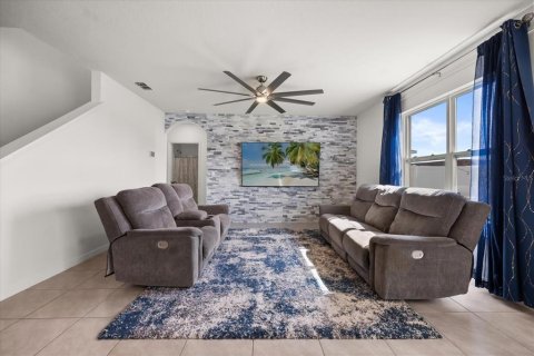 Casa en alquiler en Kissimmee, Florida, 5 dormitorios, 248.42 m2 № 2116366 - foto 11