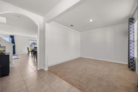 Casa en alquiler en Kissimmee, Florida, 5 dormitorios, 248.42 m2 № 2116366 - foto 3