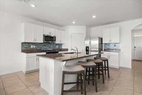 Casa en alquiler en Kissimmee, Florida, 5 dormitorios, 248.42 m2 № 2116366 - foto 5