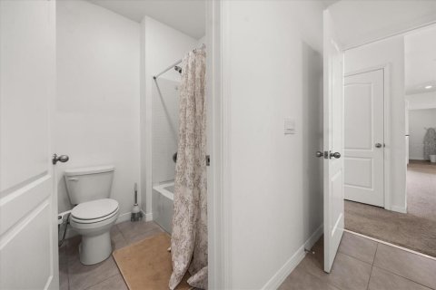 Casa en alquiler en Kissimmee, Florida, 5 dormitorios, 248.42 m2 № 2116366 - foto 27