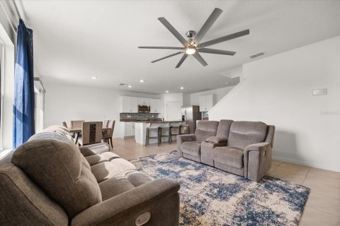 Casa en alquiler en Kissimmee, Florida, 5 dormitorios, 248.42 m2 № 2116366 - foto 10