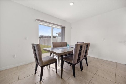 Casa en alquiler en Kissimmee, Florida, 5 dormitorios, 248.42 m2 № 2116366 - foto 9