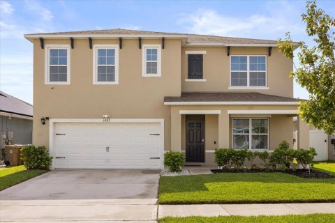 Casa en Kissimmee, Florida 5 dormitorios, 248.42 m2 № 2116366