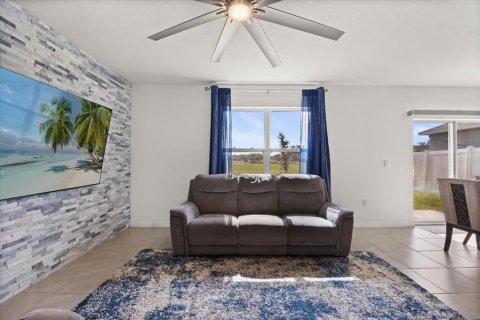 Casa en alquiler en Kissimmee, Florida, 5 dormitorios, 248.42 m2 № 2116366 - foto 12