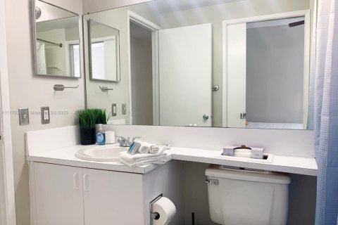 Copropriété à vendre à Aventura, Floride: 2 chambres, 102.19 m2 № 1868236 - photo 12