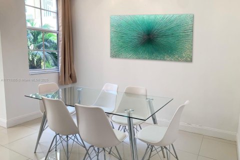 Copropriété à vendre à Aventura, Floride: 2 chambres, 102.19 m2 № 1868236 - photo 4