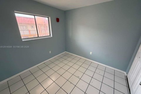 Снять в аренду кондоминиум в Хайалиа, Флорида 2 спальни, 75.44м2, № 2076507 - фото 12