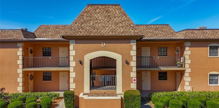 Condominio en Largo, Florida, 2 dormitorios  № 1735390