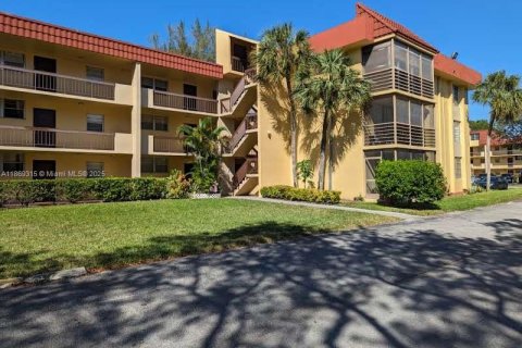 Copropriété à vendre à Miramar, Floride: 2 chambres, 94.3 m2 № 1928344 - photo 1