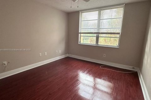 Copropriété à vendre à Miramar, Floride: 2 chambres, 94.3 m2 № 1928344 - photo 9