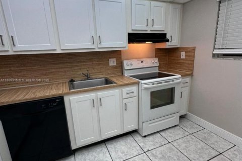 Copropriété à vendre à Miramar, Floride: 2 chambres, 94.3 m2 № 1928344 - photo 4